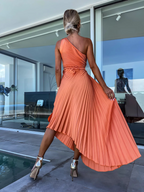 ELISA | Vestido midi plisado de un hombro