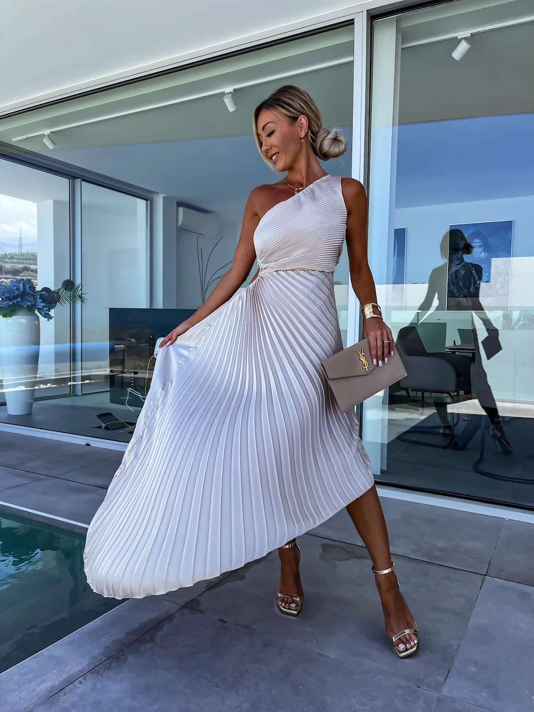 ELISA | Vestido midi plisado de un hombro