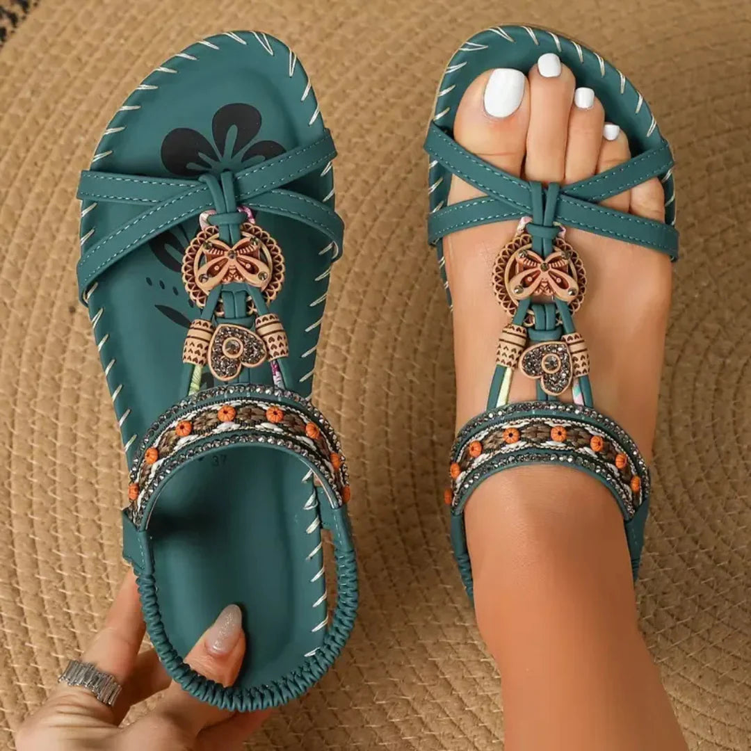 NADA | SANDALIAS ESTILO IBIZA QUE COMBINAN COMODIDAD Y ELEGANCIA