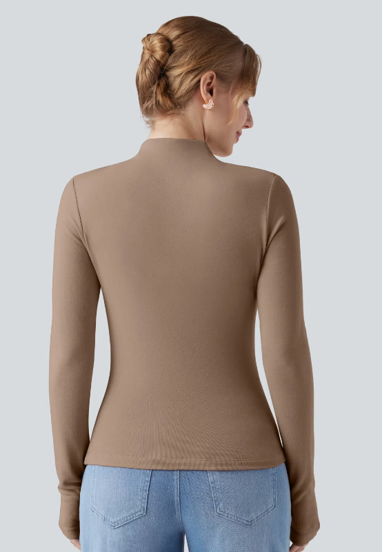 TOP DE CUELLO ALTO AJUSTADO