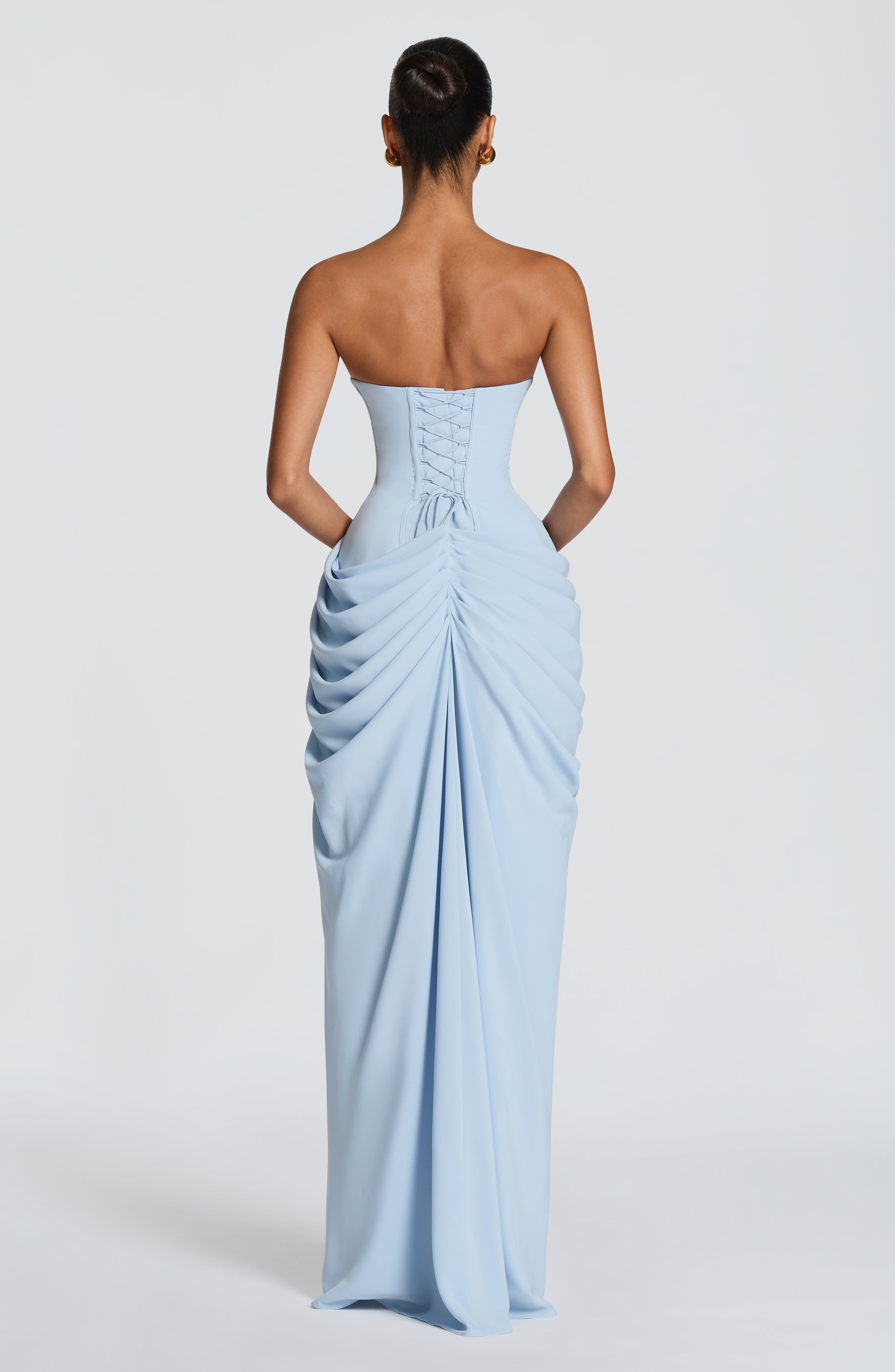 ANA | Vestido maxi elegante con drapeado y abertura alta