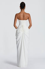 ANA | Vestido maxi elegante con drapeado y abertura alta