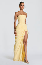 ANA | Vestido maxi elegante con drapeado y abertura alta