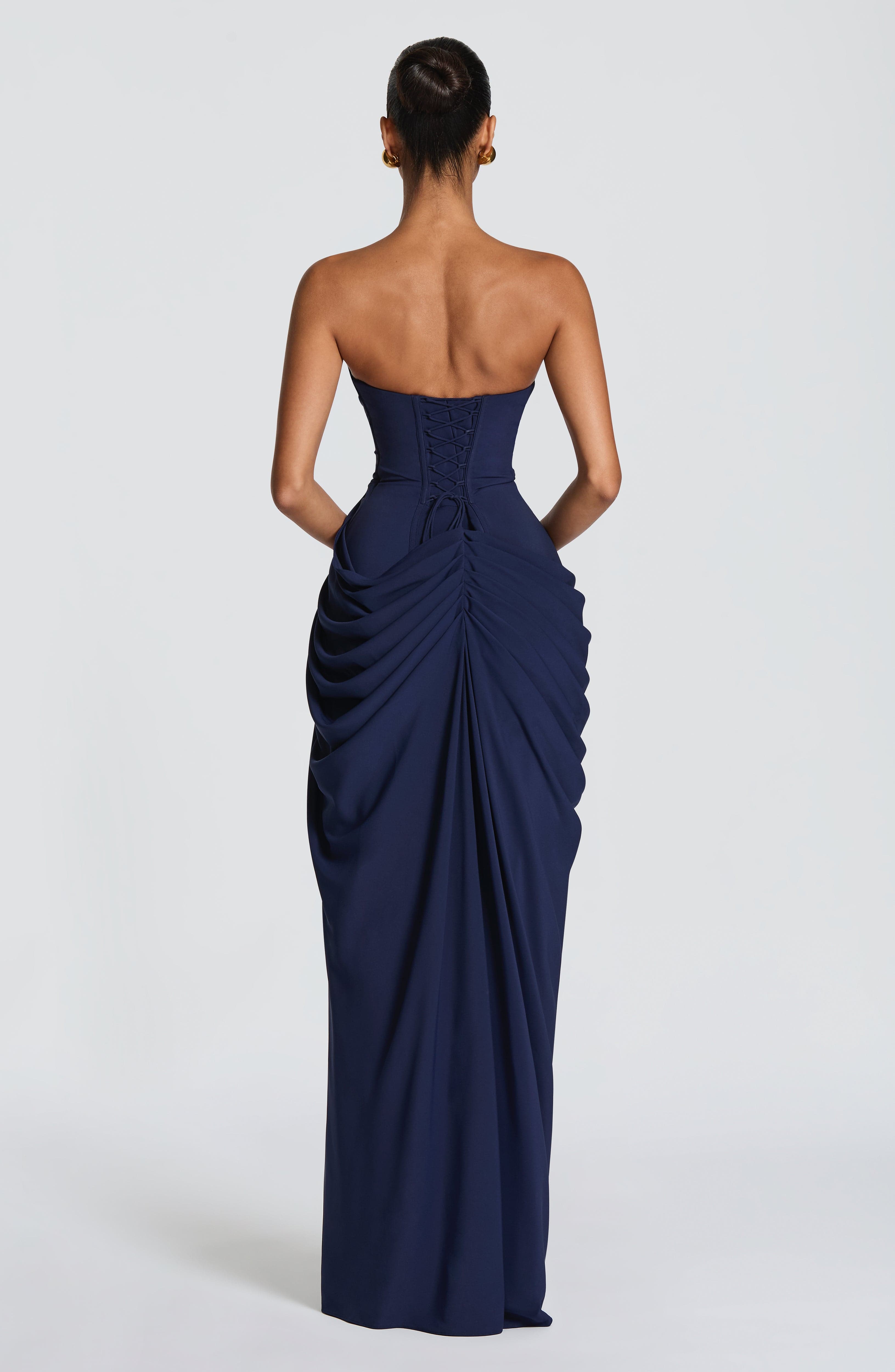 ANA | Vestido maxi elegante con drapeado y abertura alta