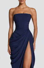 ANA | Vestido maxi elegante con drapeado y abertura alta