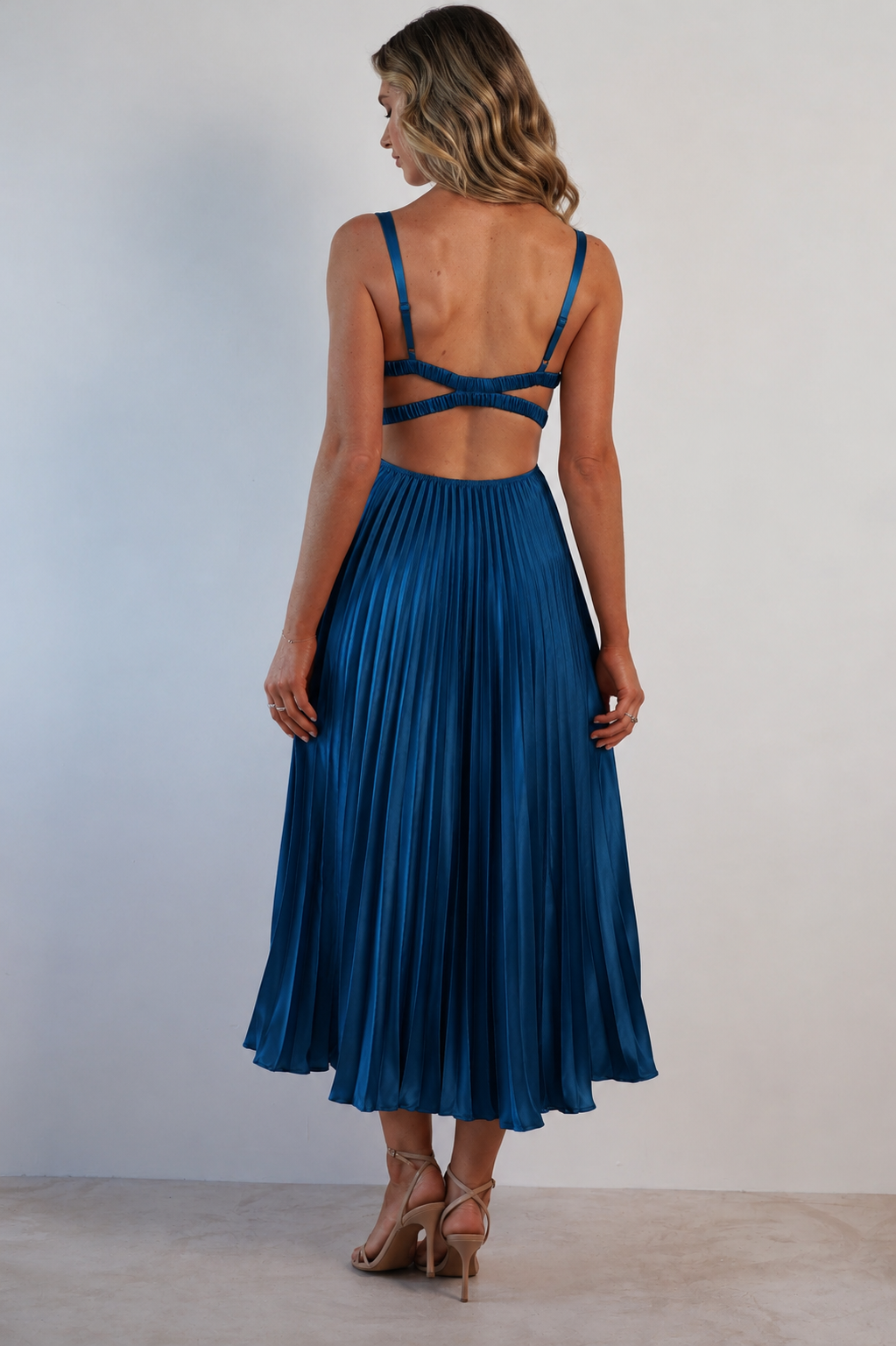 MALKA | Elegante vestido largo con una caída delicada