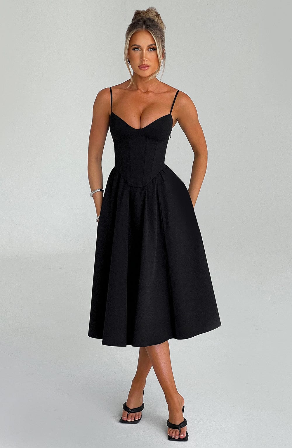MAITE | Elegante vestido midi estilo corsé