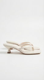 SANDALIAS DE DEDO CON TACÓN BAJO JESSICA