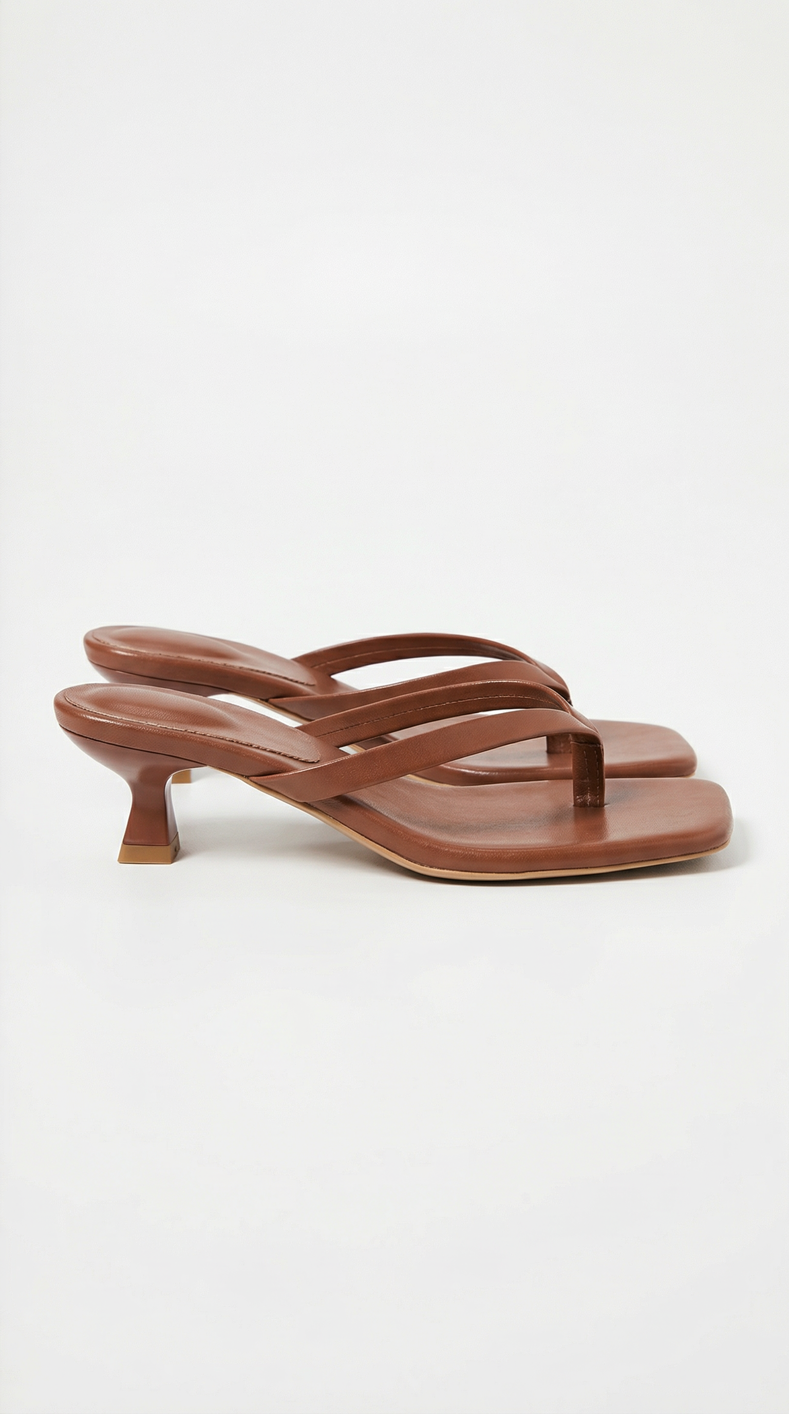 SANDALIAS DE DEDO CON TACÓN BAJO JESSICA