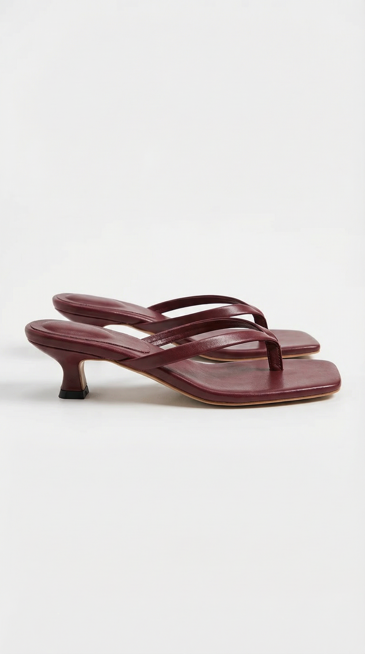 SANDALIAS DE DEDO CON TACÓN BAJO JESSICA