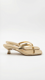 SANDALIAS DE DEDO CON TACÓN BAJO JESSICA